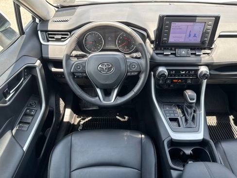 Used 2019 Toyota RAV4 XLE Premium AWD/4WD image 5