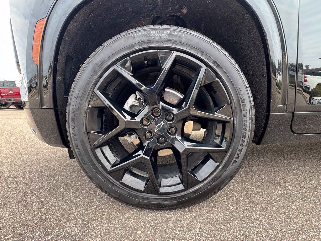 Used 2025 Chevrolet Traverse RS AWD/4WD image 13
