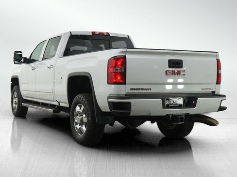 Used 2019 GMC Sierra 3500 Denali w/ Duramax Plus Package image 3