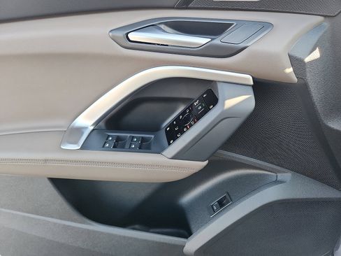 Used 2025 Audi Q5 Premium Plus w/ Premium Plus image 13