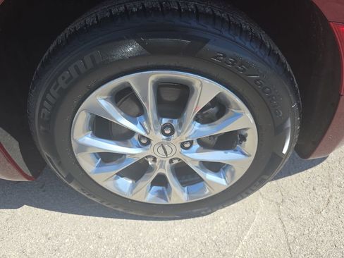 Used 2021 Chrysler Pacifica Touring-L w/ Premium & Safety Sphere Group FWD image 29