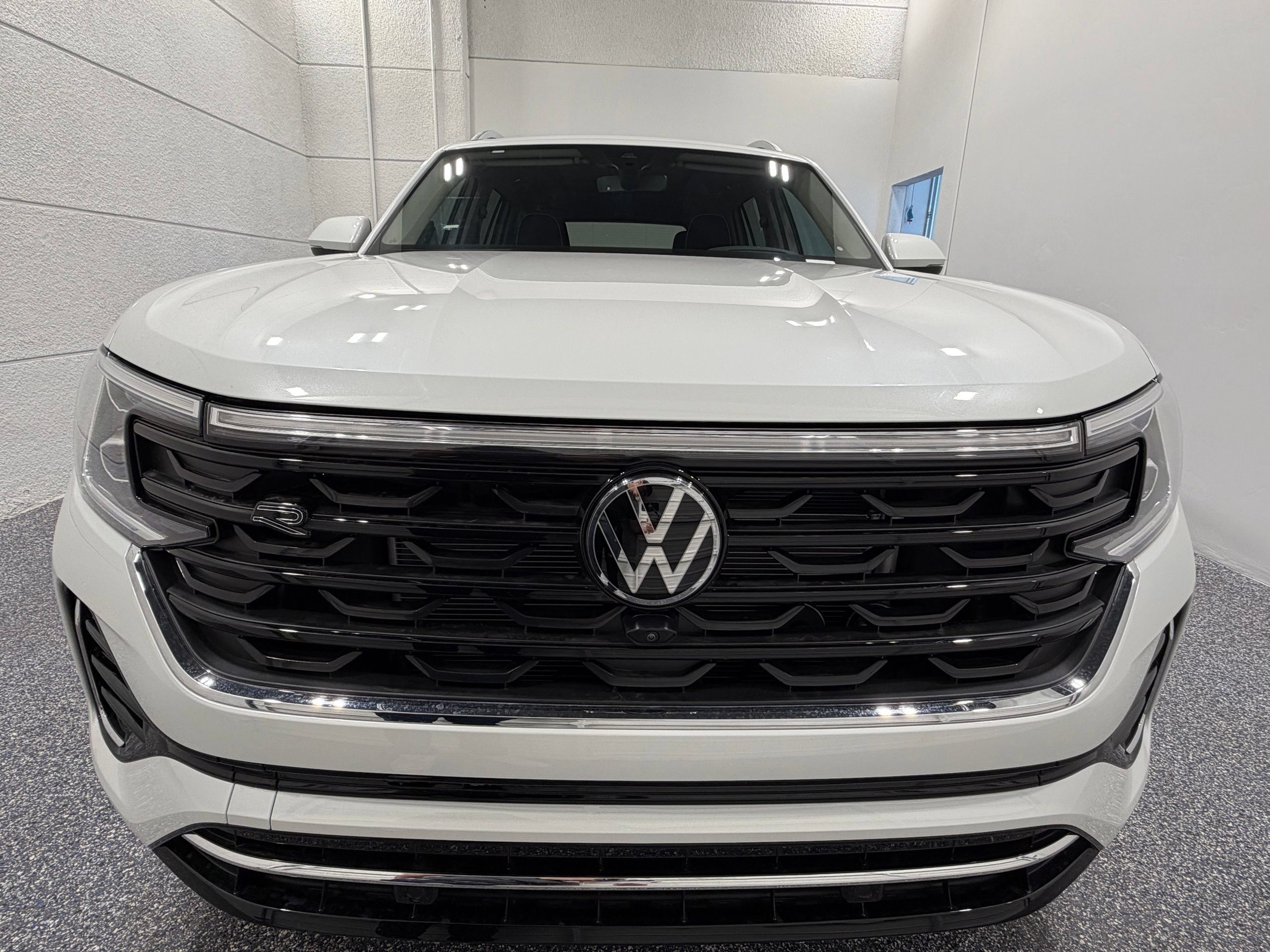 New 2025 Volkswagen Atlas SEL Premium R-Line AWD/4WD image 10