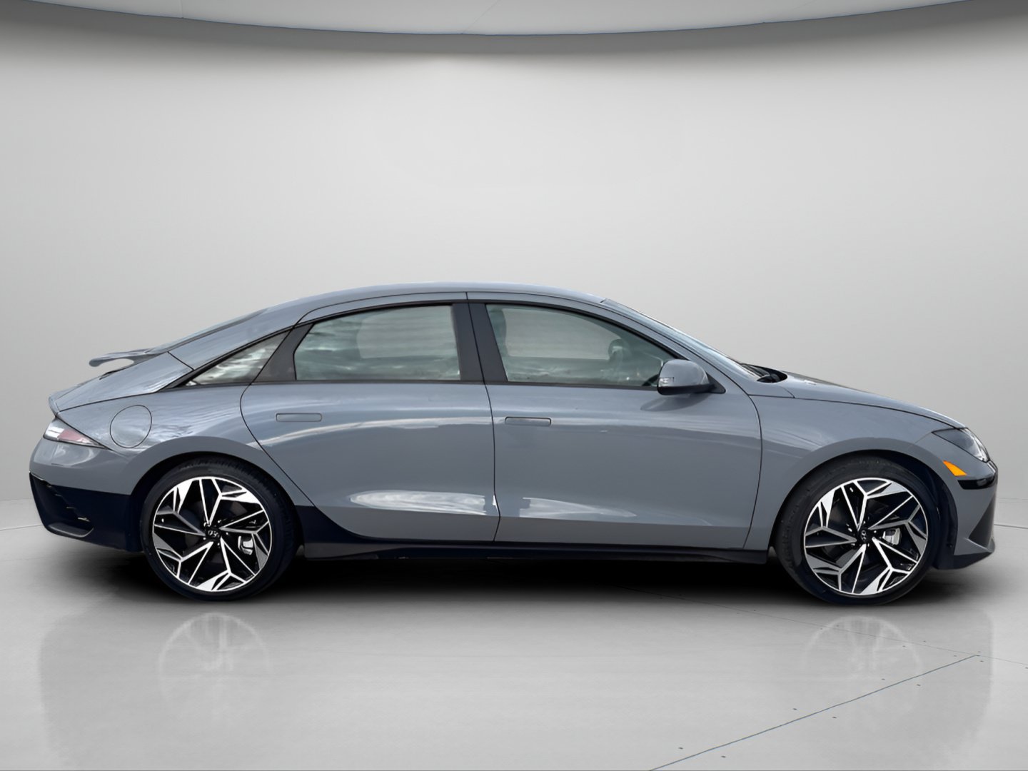 Used 2023 Hyundai Ioniq 6 SEL AWD/4WD image 4