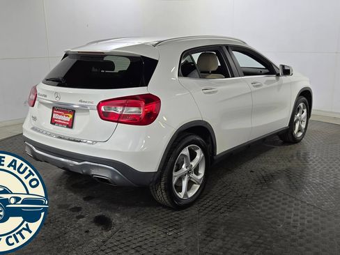 Used 2018 Mercedes-Benz GLA 250 4MATIC image 7
