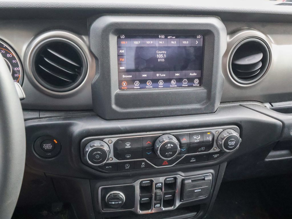 Used 2023 Jeep Gladiator Sport AWD/4WD image 6