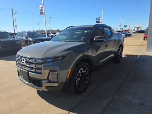 Used 2025 Hyundai Santa Cruz Limited image 4