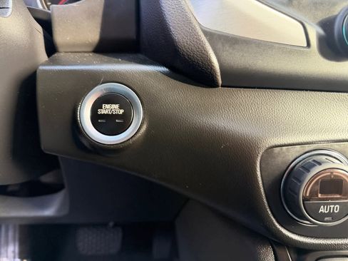 Used 2020 GMC Terrain SLE w/ Driver Convenience Package image 27