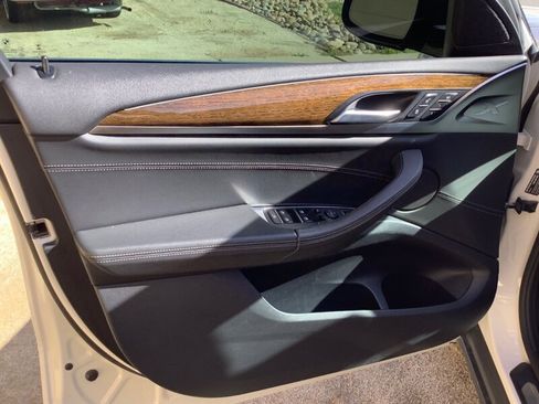 Used 2019 BMW X4 xDrive30i w/ Convenience Package image 16