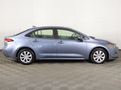 Used 2020 Toyota Corolla LE FWD image 15