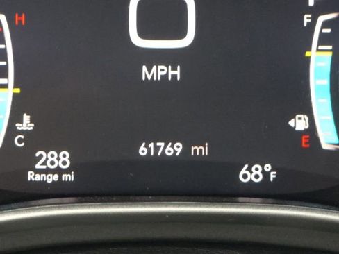 Used 2024 Chrysler Pacifica Touring-L FWD image 15