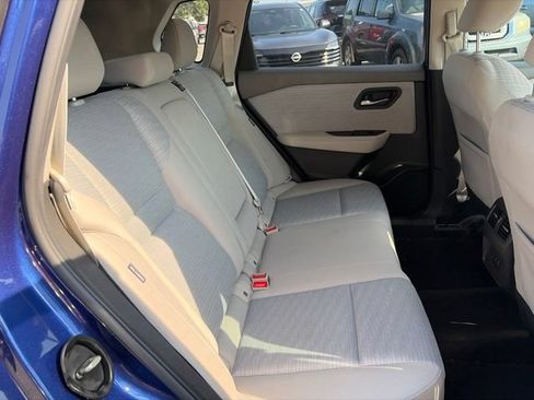 Used 2021 Nissan Rogue SV FWD image 17