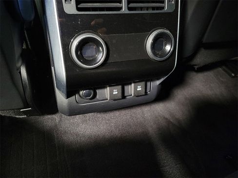 Used 2018 Land Rover Range Rover Sport HSE Dynamic image 11