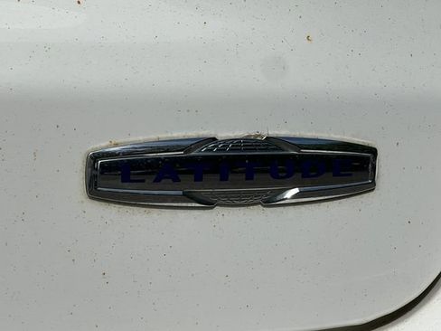 Used 2018 Jeep Compass Latitude w/ Popular Equipment Group AWD/4WD image 8