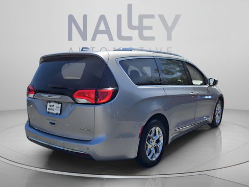 Used 2018 Chrysler Pacifica Limited FWD image 5