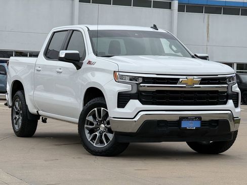 Certified 2025 Chevrolet Silverado 1500 LT image 2