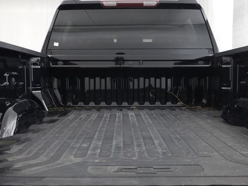 Used 2022 Chevrolet Silverado 2500 Custom w/ Custom Value Package AWD/4WD image 18