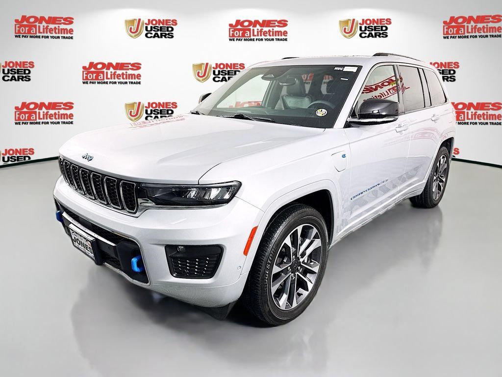 Used 2023 Jeep Grand Cherokee Overland AWD/4WD image 14