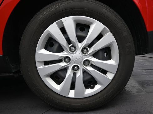 Used 2023 Kia Soul LX FWD image 10
