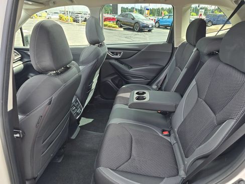 Used 2020 Subaru Forester Premium AWD/4WD image 10