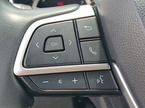 Used 2024 Toyota Highlander XLE AWD/4WD image 22