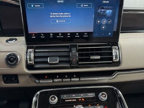 Used 2023 Lincoln Navigator L Reserve AWD/4WD image 15