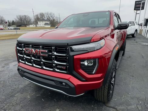Certified 2025 GMC Canyon AT4 w/ Technology Plus Package image 3