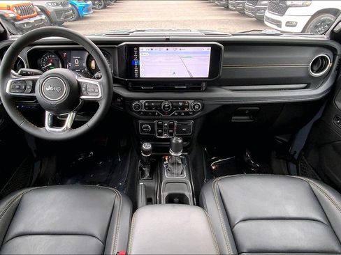 Used 2024 Jeep Wrangler Unlimited Sahara w/ Technology Group AWD/4WD image 15