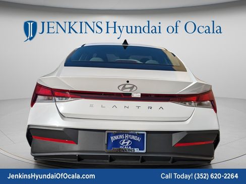 New 2026 Hyundai Elantra SE FWD image 6