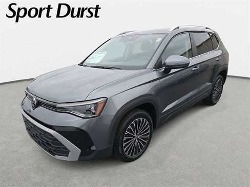 New 2025 Volkswagen Taos SE image 1