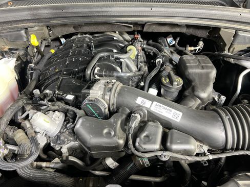Used 2023 Jeep Grand Cherokee Altitude AWD/4WD image 29