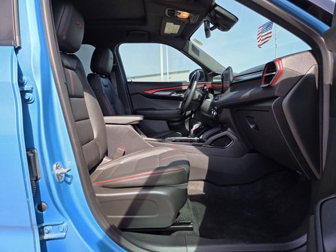 Used 2025 Chevrolet TrailBlazer RS w/ Convenience Package image 18