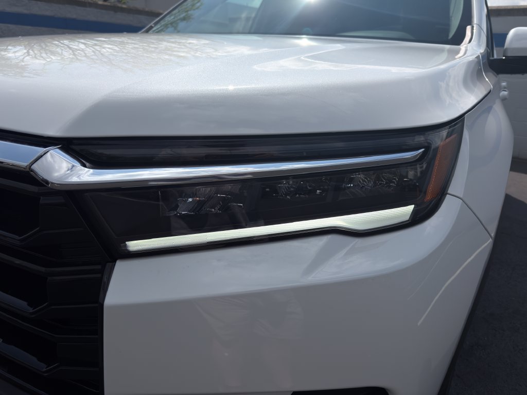 New 2026 Honda Pilot Touring image 9