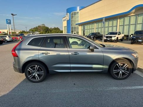 Used 2018 Volvo XC60 T6 Momentum w/ Vision Package AWD/4WD image 4