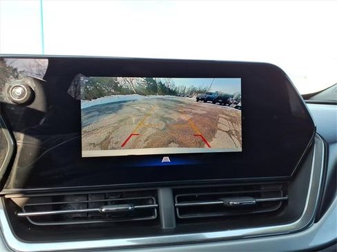 Used 2024 Chevrolet Trax LT image 17