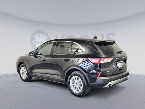 Used 2020 Ford Escape SE image 4
