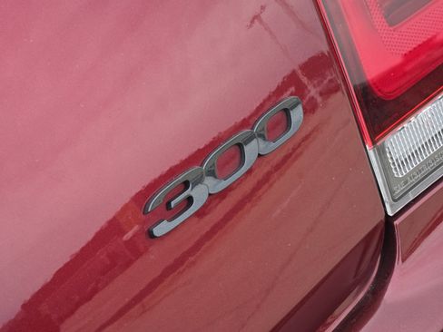 Certified 2023 Chrysler 300 Touring w/ Sport Appearance Package image 9
