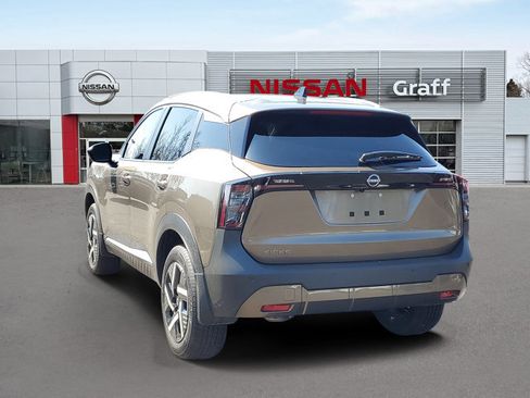 Certified 2026 Nissan Kicks SV FWD image 4