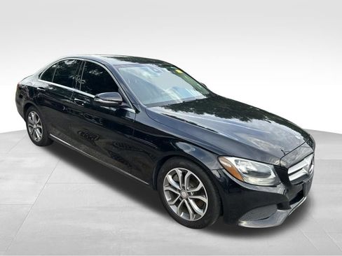 Used 2017 Mercedes-Benz C 300 Sedan image 4