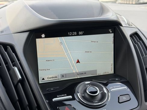 Used 2019 Ford Escape Titanium AWD/4WD image 30