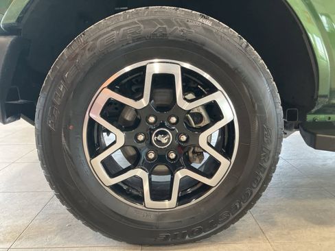 Used 2024 Ford Bronco Outer Banks image 9