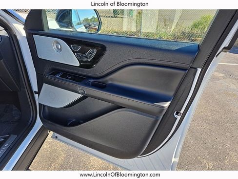 Certified 2025 Lincoln Aviator Black Label image 56