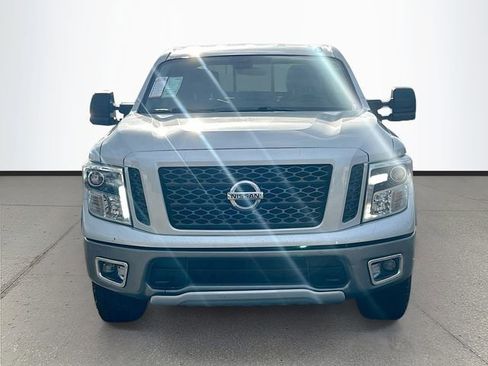 Used 2017 Nissan Titan PRO-4X AWD/4WD image 2