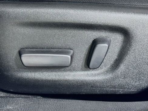 Used 2018 Toyota Corolla XSE FWD image 14