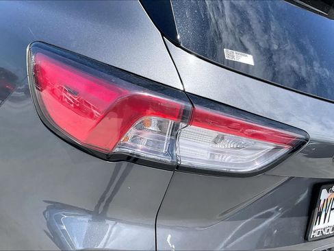 Used 2022 Ford Escape SE FWD image 32