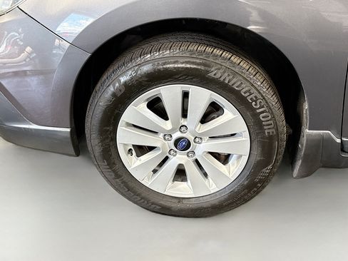 Used 2018 Subaru Outback 2.5i Premium AWD/4WD image 37