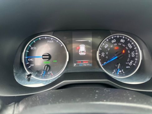 Used 2021 Toyota RAV4 XLE w/ Convenience Package image 20