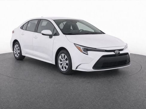 Used 2024 Toyota Corolla LE FWD image 2