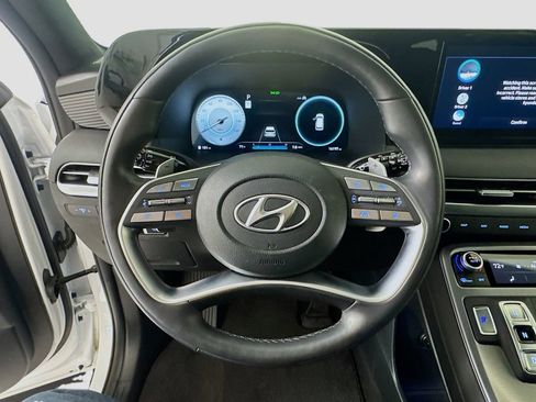 Used 2024 Hyundai Palisade Calligraphy image 13