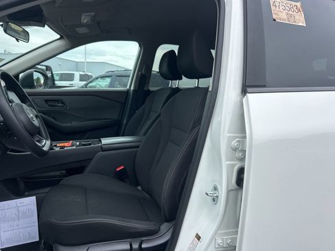 Used 2023 Nissan Rogue S AWD/4WD image 6