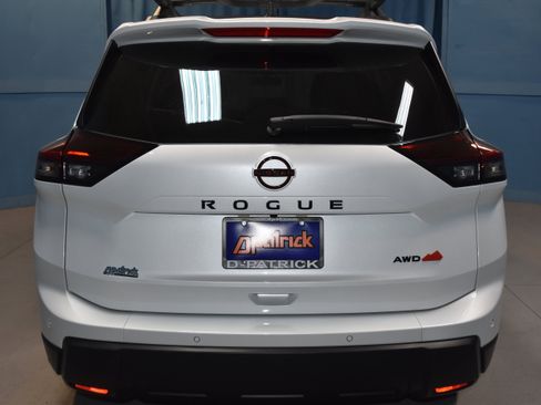 New 2026 Nissan Rogue SV AWD/4WD image 23
